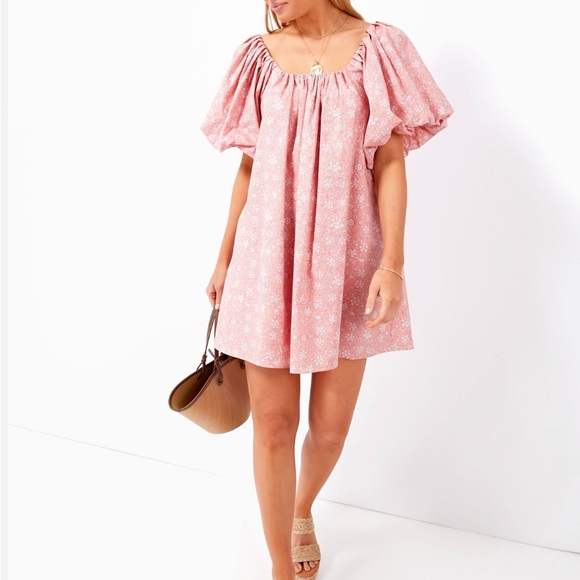hyacinth house Dresses & Skirts - Pink Floral Mini Dress